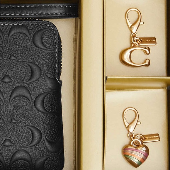 Coach Boxed Corner Zip Wristlet In Signature Leather - Picture 3 of 4